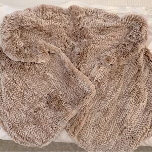 Cozy Dusty Pink Fur Shoulder Wrap